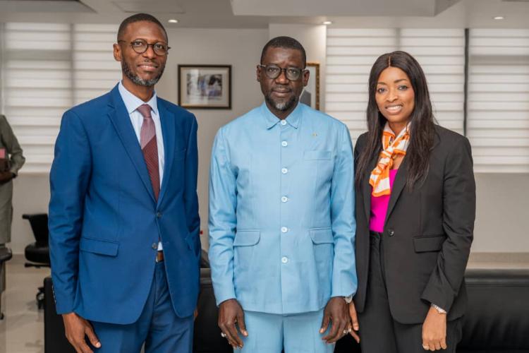 Dakar, le 11 septembre – Le PhD Alioune Badara Dione a reçu en visite de courtoisie Monsieur François Sène, Directeur national de la BCEAO.